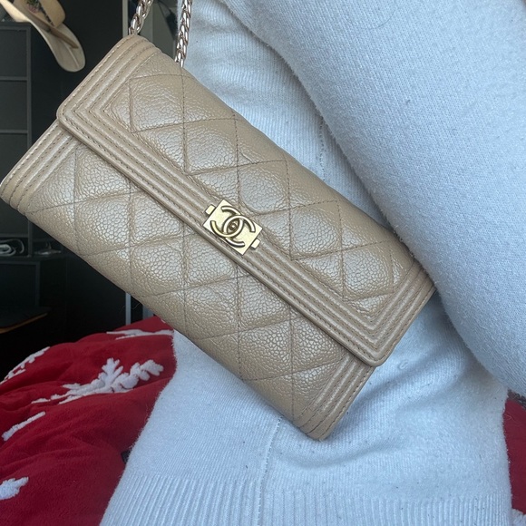 CHANEL Boy Cream Quilted Leather Wallet on Chain - Picture 12 of 14